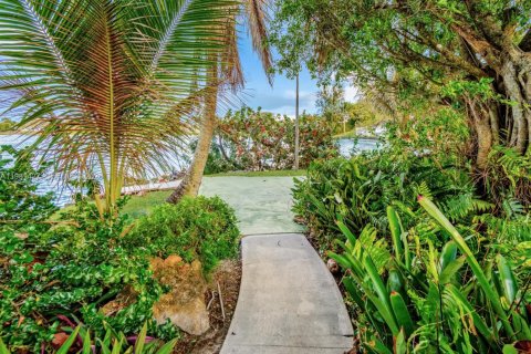 Купить виллу или дом в Майами, Флорида 4 спальни, 275.18м2, № 2043593 - фото 21