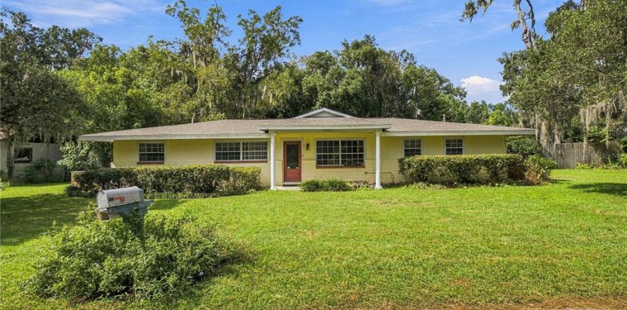 Villa ou maison à Ocala, Floride 4 chambres, 179.49 m2 № 2429274