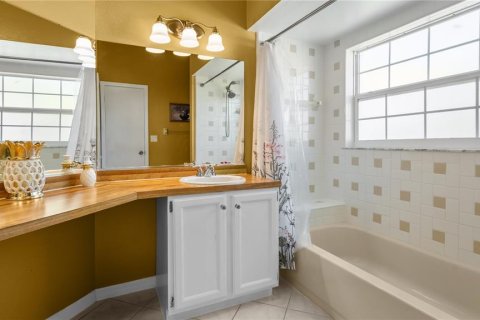 Купить виллу или дом в Киссимми, Флорида 5 комнат, 182.83м2, № 2205981 - фото 13