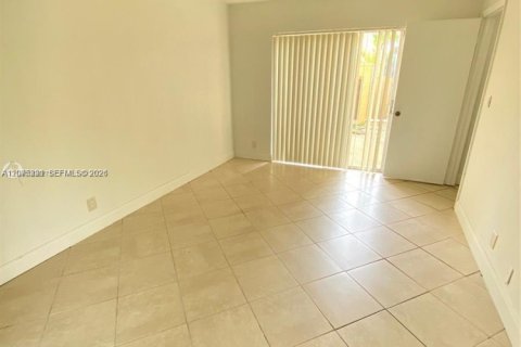 Townhouse in Sunrise, Florida 3 bedrooms, 123.56 sq.m. № 2318176 - photo 7