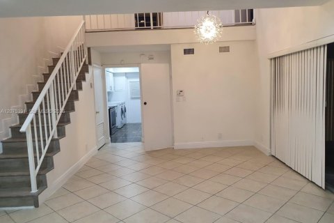 Townhouse in Sunrise, Florida 3 bedrooms, 123.56 sq.m. № 2318176 - photo 4