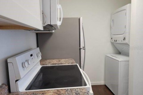 Condo in Orlando, Florida, 2 bedrooms  № 1566679 - photo 9
