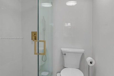 Condominio en venta en Sunny Isles Beach, Florida, 2 dormitorios, 131.27 m2 № 1931766 - foto 21