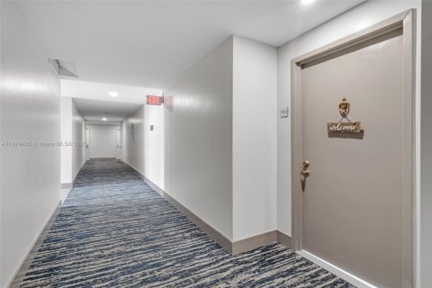 Condominio en venta en Sunny Isles Beach, Florida, 2 dormitorios, 131.27 m2 № 1931766 - foto 22