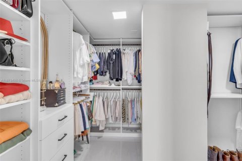 Condominio en venta en Sunny Isles Beach, Florida, 2 dormitorios, 131.27 m2 № 1931766 - foto 19