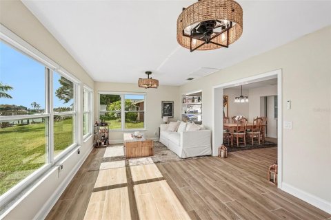 House in Port Charlotte, Florida 4 bedrooms, 210.7 sq.m. № 2348088 - photo 19