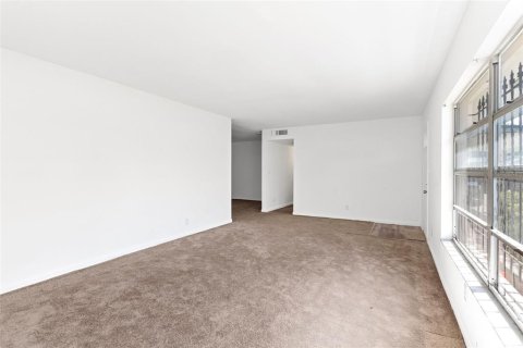 Купить виллу или дом в Тампа, Флорида 3 комнаты, 178.37м2, № 1652513 - фото 8