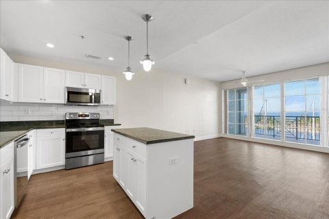 Apartamento en alquiler en Ruskin, Florida, 3 dormitorios, 172.8 m2 № 1850971 - foto 4