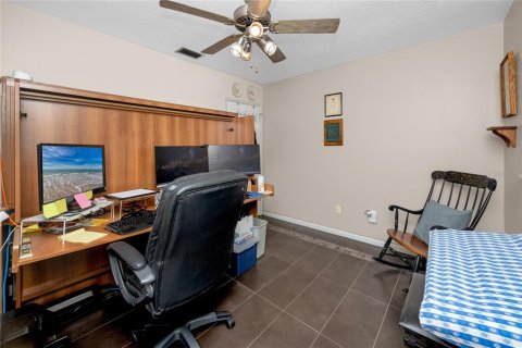House in Tampa, Florida 3 bedrooms, 169.36 sq.m. № 1837448 - photo 22