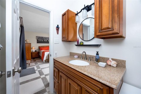 House in Tampa, Florida 3 bedrooms, 169.36 sq.m. № 1837448 - photo 16