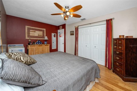 House in Tampa, Florida 3 bedrooms, 169.36 sq.m. № 1837448 - photo 19