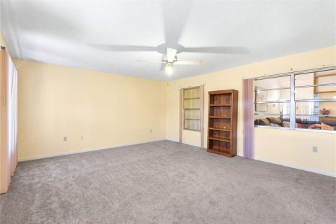 Villa ou maison à vendre à New Port Richey, Floride: 4 chambres, 178.47 m2 № 2419598 - photo 21
