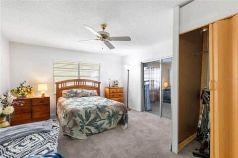 Villa ou maison à vendre à New Port Richey, Floride: 4 chambres, 178.47 m2 № 2419598 - photo 16