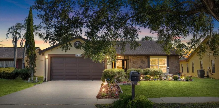 Villa ou maison à New Port Richey, Floride 4 chambres, 178.47 m2 № 2419598