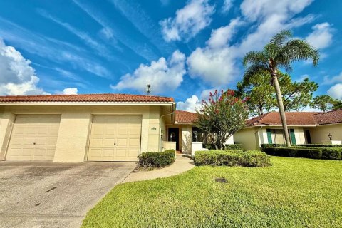Villa ou maison à louer à Tampa, Floride: 2 chambres, 108.32 m2 № 1874066 - photo 1