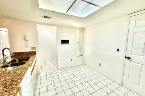 Villa ou maison à louer à Tampa, Floride: 2 chambres, 108.32 m2 № 1874066 - photo 6