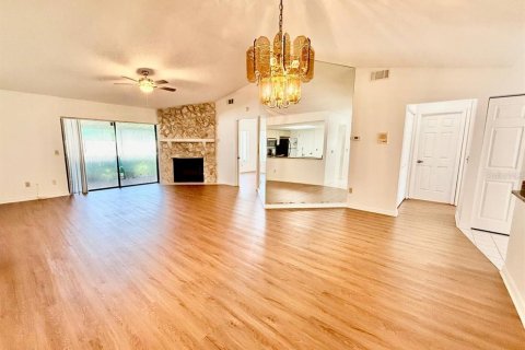 Villa ou maison à louer à Tampa, Floride: 2 chambres, 108.32 m2 № 1874066 - photo 9
