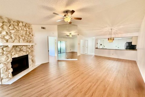 Casa en alquiler en Tampa, Florida, 2 dormitorios, 108.32 m2 № 1874066 - foto 10