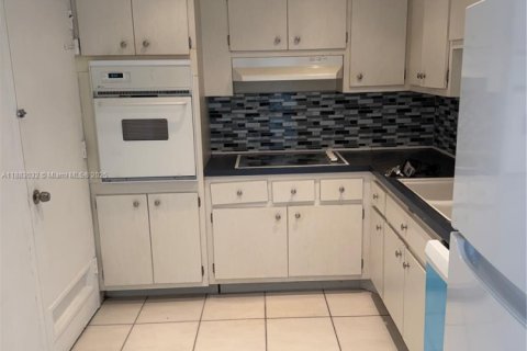 Apartamento en alquiler en Sunny Isles Beach, Florida, 1 dormitorio, 64.57 m2 № 1978155 - foto 5