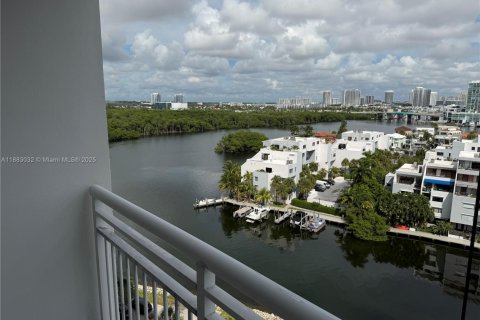 Apartamento en alquiler en Sunny Isles Beach, Florida, 1 dormitorio, 64.57 m2 № 1978155 - foto 10