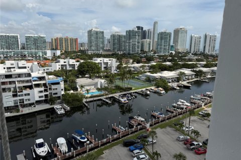 Apartamento en alquiler en Sunny Isles Beach, Florida, 1 dormitorio, 64.57 m2 № 1978155 - foto 12