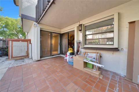 Copropriété à vendre à Miami, Floride: 2 chambres, 119.84 m2 № 2090161 - photo 16