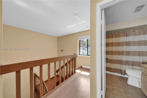 Copropriété à vendre à Miami, Floride: 2 chambres, 119.84 m2 № 2090161 - photo 27