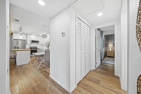 Casa en venta en Tampa, Florida, 3 dormitorios, 113.99 m2 № 2199674 - foto 11