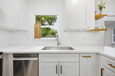Casa en venta en Tampa, Florida, 3 dormitorios, 113.99 m2 № 2199674 - foto 28