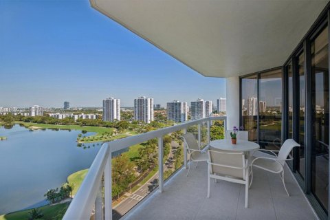 Купить кондоминиум в Авентура, Флорида 2 спальни, 124.49м2, № 2089966 - фото 2