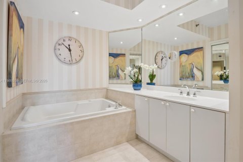Купить кондоминиум в Авентура, Флорида 2 спальни, 124.49м2, № 2089966 - фото 12