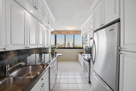 Купить кондоминиум в Авентура, Флорида 2 спальни, 124.49м2, № 2089966 - фото 3