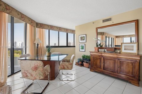 Купить кондоминиум в Авентура, Флорида 2 спальни, 124.49м2, № 2089966 - фото 6