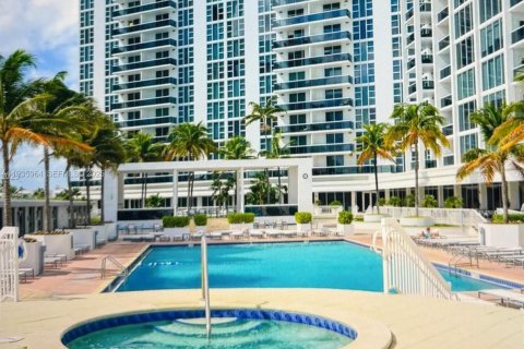 Copropriété à vendre à Bal Harbour, Floride: 2 chambres, 98.1 m2 № 2088727 - photo 25
