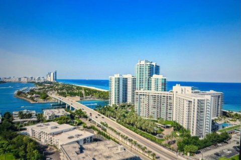 Condo à Bal Harbour, Floride, 2 chambres № 2088727