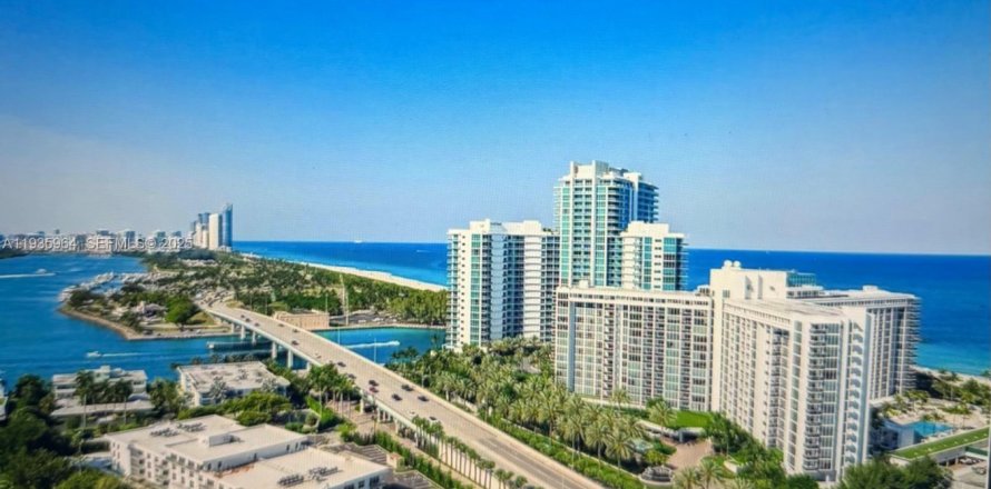 Condo à Bal Harbour, Floride, 2 chambres № 2088727
