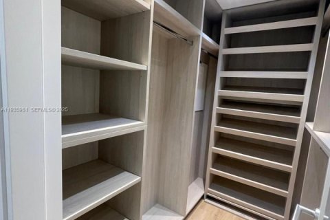 Copropriété à vendre à Bal Harbour, Floride: 2 chambres, 98.1 m2 № 2088727 - photo 14