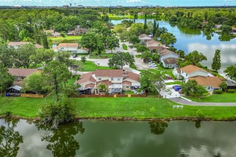 Townhouse in Lutz, Florida 2 bedrooms, 138.24 sq.m. № 1796845 - photo 4
