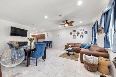Adosado en venta en Hollywood, Florida, 3 dormitorios, 132.01 m2 № 2177123 - foto 11