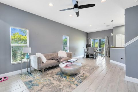 Touwnhouse à louer à Orlando, Floride: 3 chambres, 124.86 m2 № 2104686 - photo 4