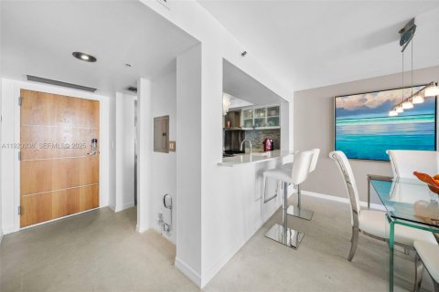 Condo in Miami Beach, Florida, 1 bedroom  № 1976780 - photo 7