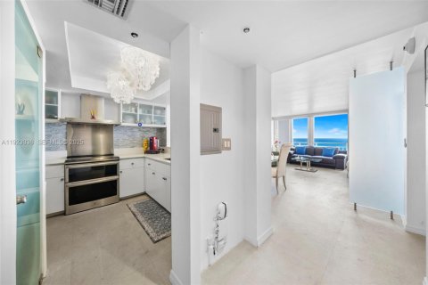 Condo in Miami Beach, Florida, 1 bedroom  № 1976780 - photo 6