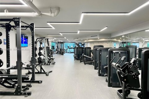 Condo in Miami Beach, Florida, 1 bedroom  № 1976780 - photo 26