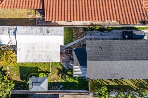 Casa en venta en Miami, Florida, 4 dormitorios, 111.76 m2 № 2001710 - foto 30