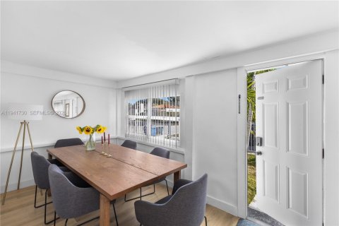 Casa en venta en Miami, Florida, 4 dormitorios, 111.76 m2 № 2001710 - foto 6