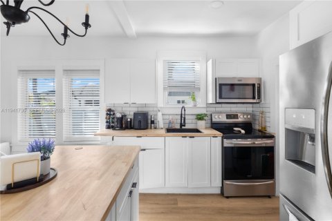 Casa en venta en Miami, Florida, 4 dormitorios, 111.76 m2 № 2001710 - foto 14