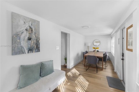 Casa en venta en Miami, Florida, 4 dormitorios, 111.76 m2 № 2001710 - foto 8