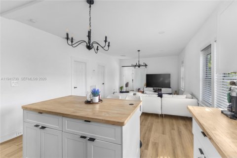 Casa en venta en Miami, Florida, 4 dormitorios, 111.76 m2 № 2001710 - foto 15