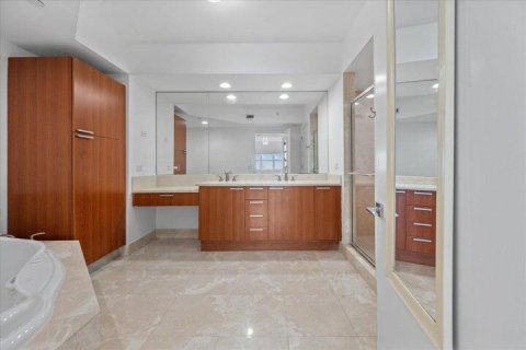 Condo in Riviera Beach, Florida, 3 bedrooms  № 2190796 - photo 11