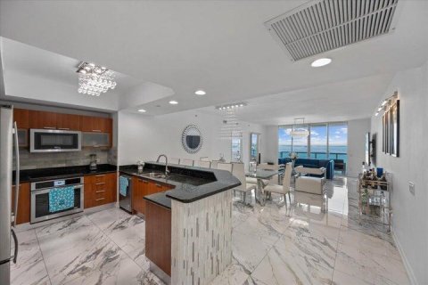 Condo in Riviera Beach, Florida, 3 bedrooms  № 2190796 - photo 8